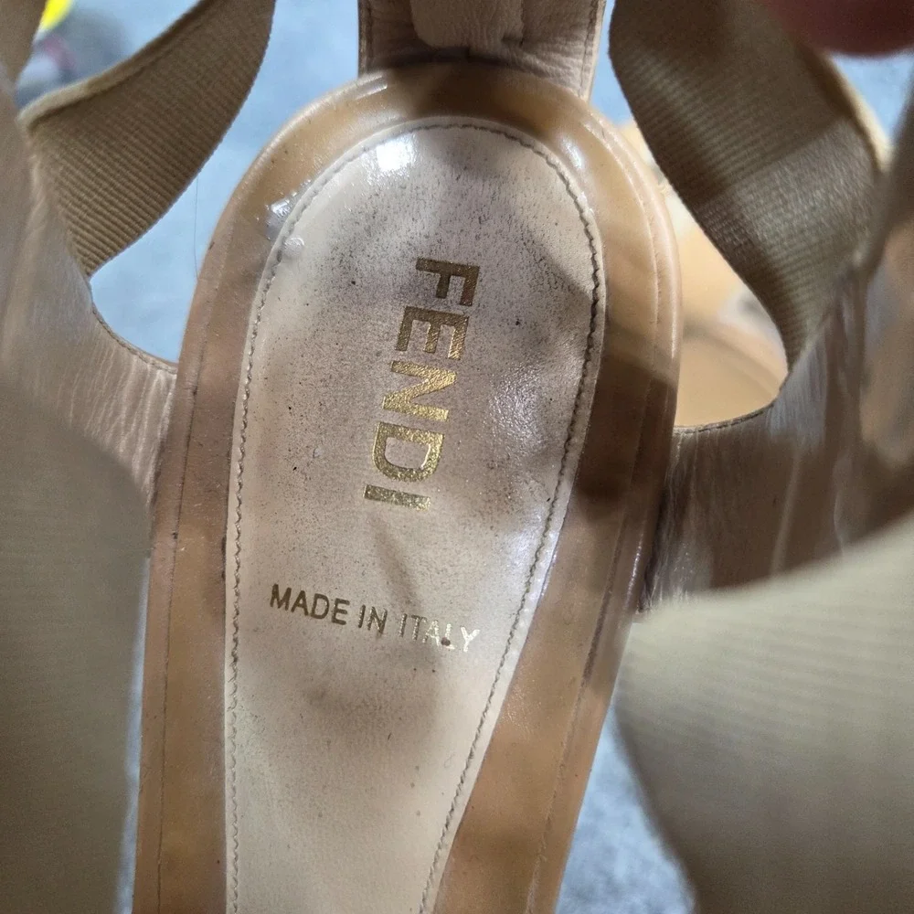 Fendi Carioca‎ Tan Patent Leather Espadrille Wedge Sandal Old Money 38.5 8.5
